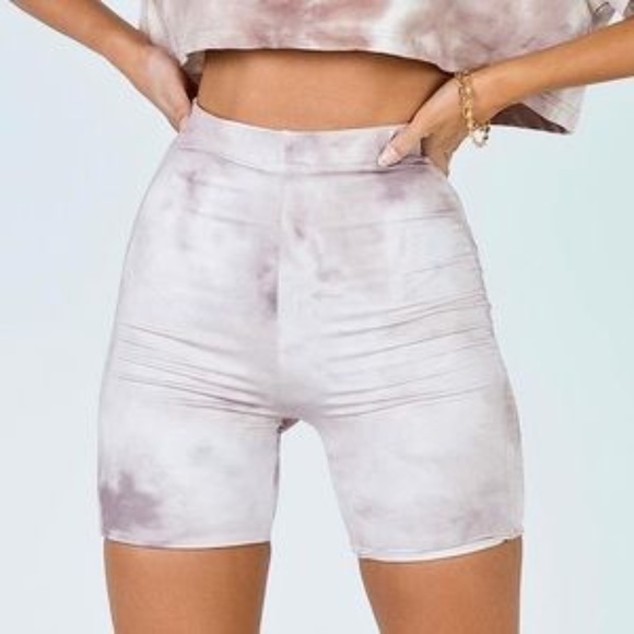 PRINCESS POLLY *NWT* {6} Shelton Shorts Beige - Picture 2 of 4